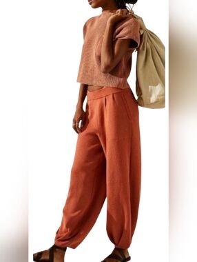 Free People FP Beach Freya Knit Barrel Leg Jogger Pants Heathered Rust Orange XL